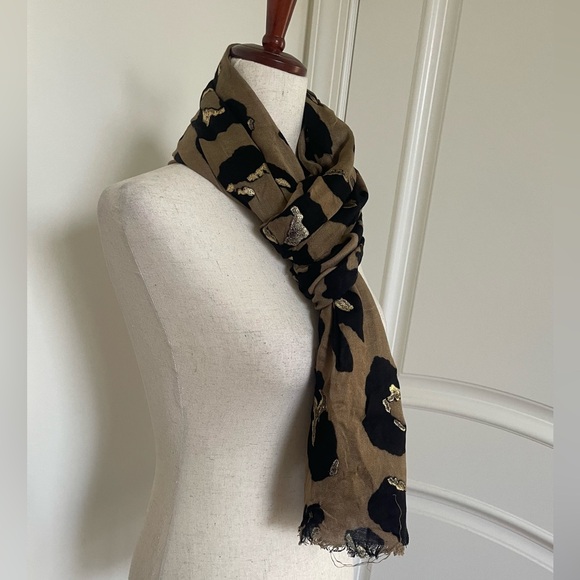 Express Leopard Print Scarf - Picture 2 of 7